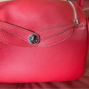 Lindy Shoulder bag - no brand logo